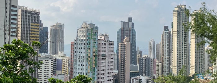 Kennedy Town is one of Lugares favoritos de Rex.