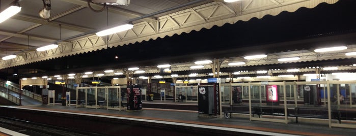 South Yarra Station is one of Posti che sono piaciuti a Yus.