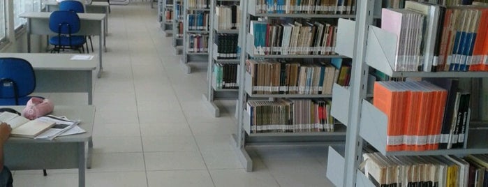 Biblioteca Central is one of Faculdade.