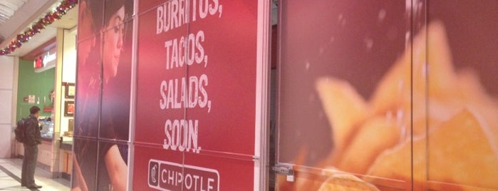 Chipotle Mexican Grill is one of สถานที่ที่ Ross ถูกใจ.