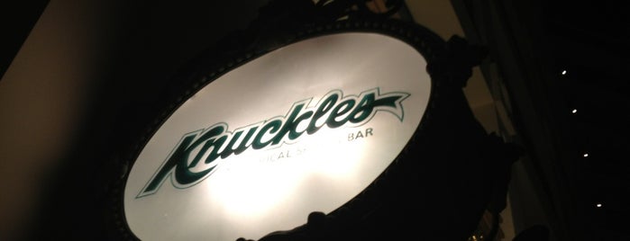 Knuckles Sports Bar is one of Locais curtidos por AmberChella.
