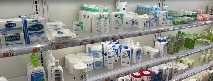 CVS pharmacy is one of Tempat yang Disukai Corretor Fabricio.