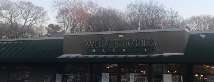 Whole Foods Market is one of สถานที่ที่ Mike ถูกใจ.