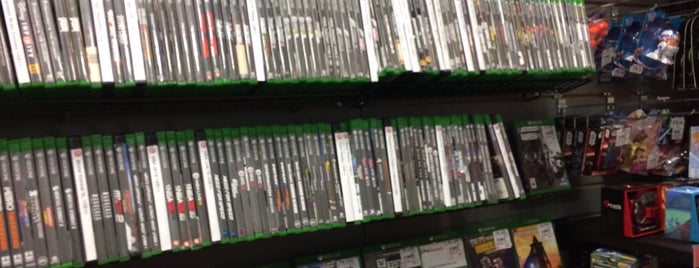 GameStop is one of Rexさんのお気に入りスポット.