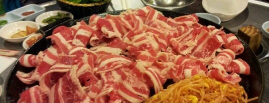 Honey Pig Gooldaegee Korean Grill is one of Rachel 님이 좋아한 장소.