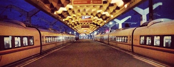 Московский вокзал is one of Dina : понравившиеся места.