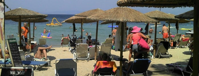 Elia Beach Bar is one of Posti che sono piaciuti a Serdar.