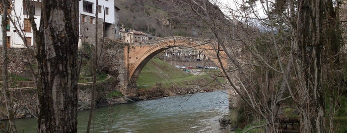 Puente Románico de Gerri de la Sal is one of El Descanso del Guerrero (Vacaciones).