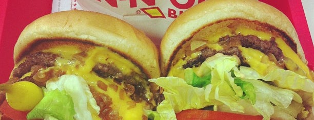 In-N-Out Burger is one of สถานที่ที่ Nancy ถูกใจ.