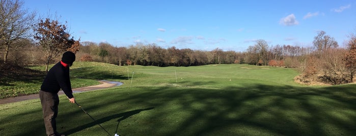 Chartham Park Golf Club is one of Tempat yang Disimpan Eugenio.