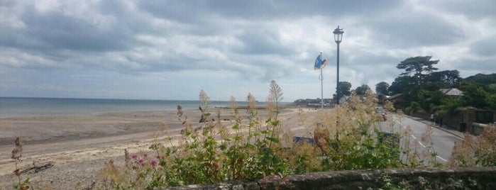 Springvale Beach is one of Isle Of Wight.
