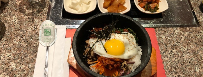 Dong Hae Korean Grill & Sushi is one of Tempat yang Disukai Eli.