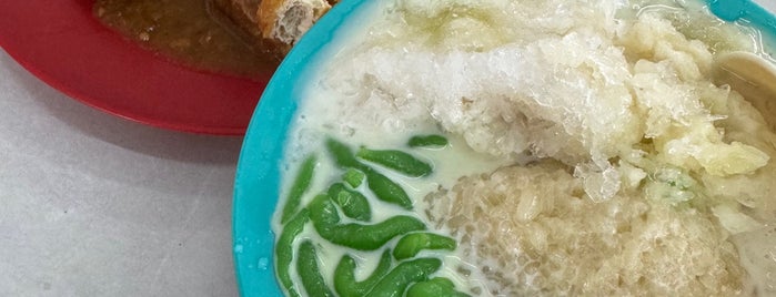 Cendol Durian Borhan is one of to try.
