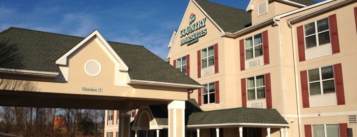 Country Inn & Suites By Radisson, Harrisburg Northeast (Hershey), PA is one of Tempat yang Disukai ᴡ.