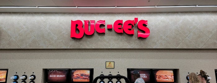 Buc-ee’s is one of Kenさんのお気に入りスポット.