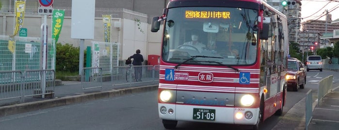 京阪バス 日新町 バス停 is one of その他.