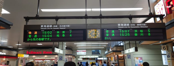 JR Toyohashi Station is one of Lugares favoritos de Masahiro.