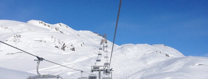 Ski Arlberg St. Christophbahn is one of Tempat yang Disukai Denis.