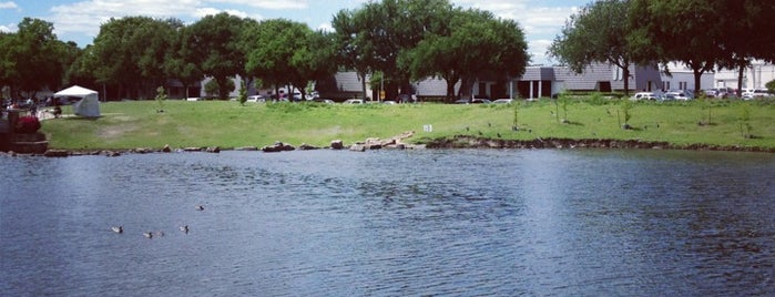 Cottonwood Park is one of Lugares favoritos de Lena.