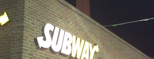 SUBWAY is one of Lugares favoritos de Özdemir.