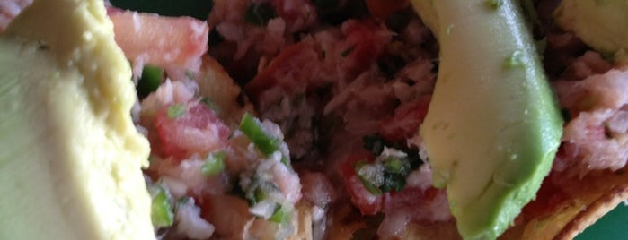 Tostaditas De Ceviche La Bahia is one of Vivisさんのお気に入りスポット.