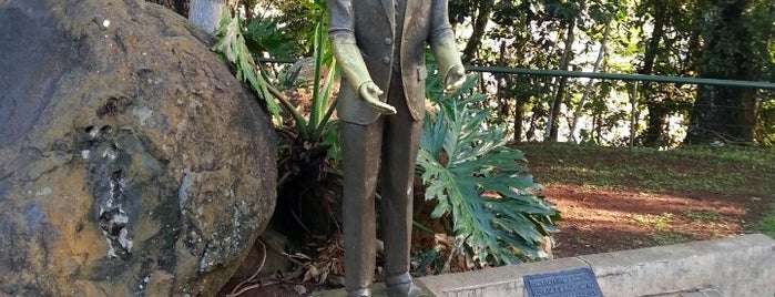 Estátua de Santos Dumont is one of สถานที่ที่ Steinway ถูกใจ.