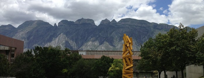 Universidad de Monterrey (UDEM) is one of Orte, die Isabella Catalina gefallen.