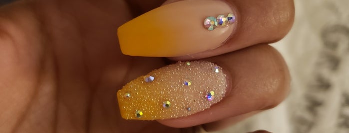 Nail Talk is one of Isabellaさんのお気に入りスポット.