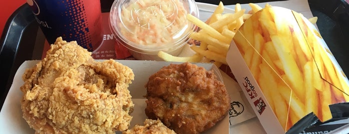 Kentucky Fried Chicken is one of Posti che sono piaciuti a Petra.