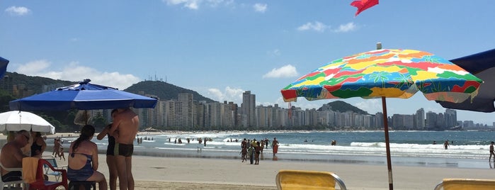 Praia das Astúrias is one of Tempat yang Disukai Rogerio.