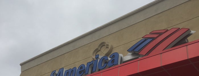 Bank of America is one of Danielさんのお気に入りスポット.