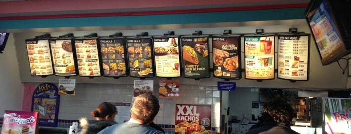 Taco Bell is one of Adam : понравившиеся места.