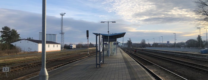 Železniční stanice Kroměříž is one of Trať 303 Kojetín - Val. Meziříčí.