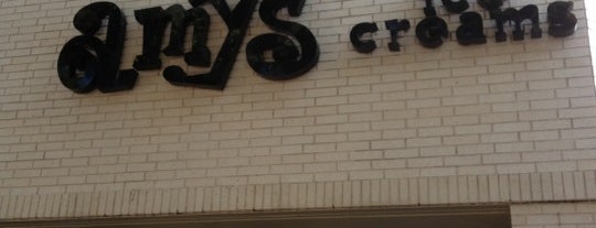 Amy's Ice Creams is one of สถานที่ที่ Khrystal K. ถูกใจ.