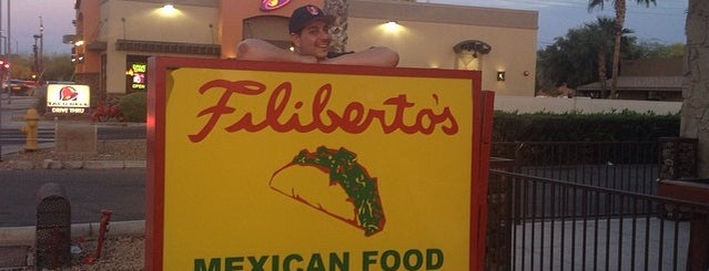 Filiberto's Bar is one of Locais curtidos por Ebony.