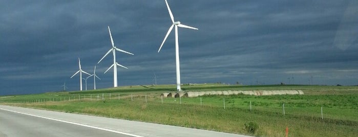 Wind Farms is one of สถานที่ที่ Eric ถูกใจ.