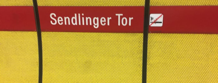 U Sendlinger Tor is one of München Tramlinie 17.