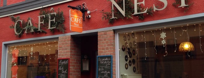 Café Nest is one of Tempat yang Disukai Giggi.