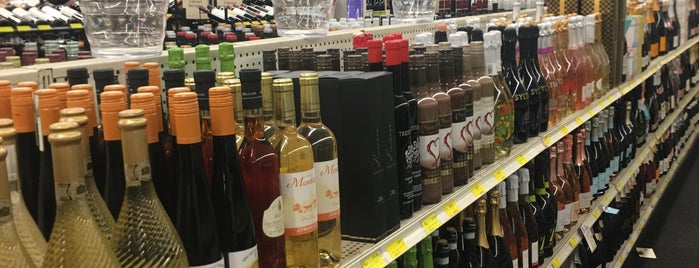 Vinnin Square Liquors is one of North Shore.