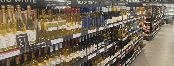 LCBO is one of Lieux qui ont plu à Ruth.