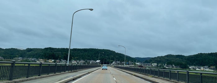 雄神大橋 is one of 庄川の橋.