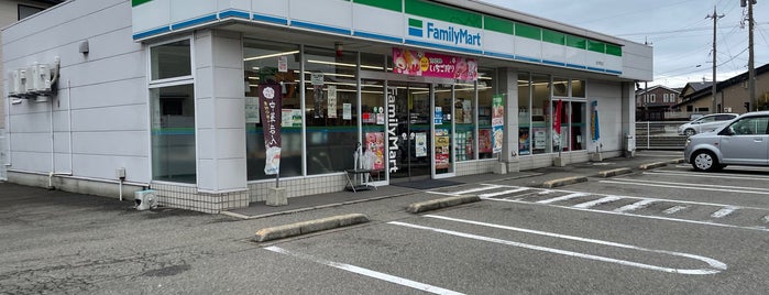 ファミリーマート 金沢野田店 is one of 寺町･平和町エリア(Tera-Machi･Heiwa-Machi(Kanazawa)).