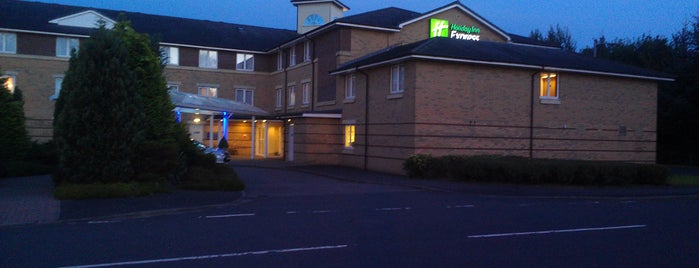 Holiday Inn Express is one of Lugares favoritos de Carl.