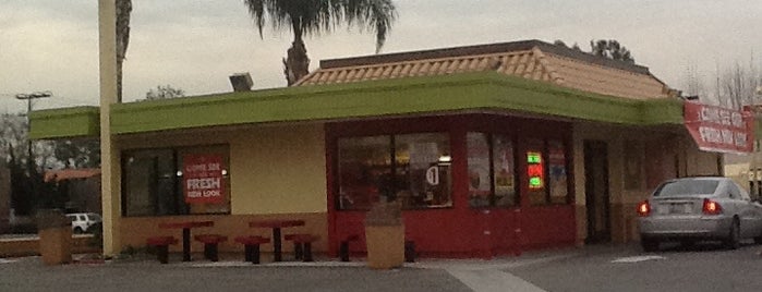 Del Taco is one of Tempat yang Disukai Mark.