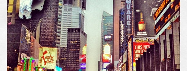 Таймс-сквер is one of New York.
