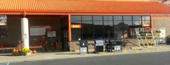 The Home Depot is one of Lieux qui ont plu à Aine.