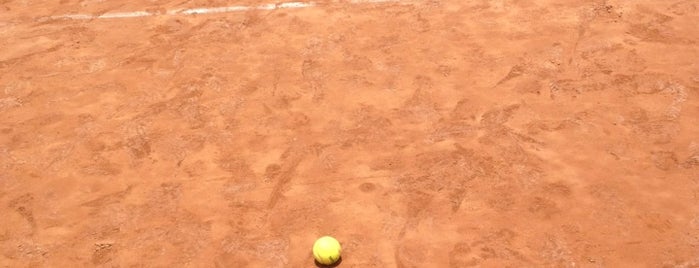 Cancha de tenis (Comisaria de La Punta) is one of 5 tenis court.