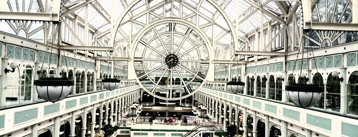 St Stephen's Green Shopping Centre is one of Lugares favoritos de Carl.