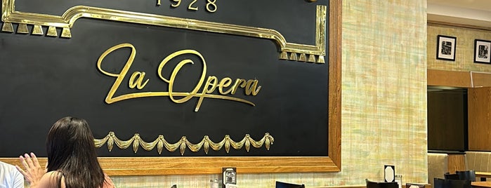 La Ópera is one of Cafés favoritos (AR).