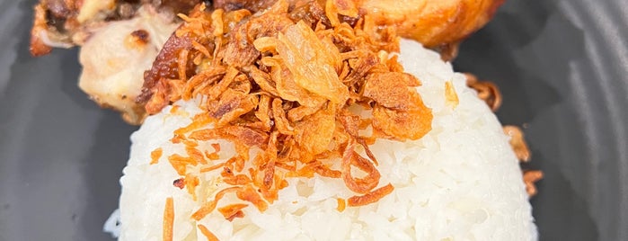 Decha Fried Chicken & Seafood (เดชาไก่ทอด) is one of HDY2019.